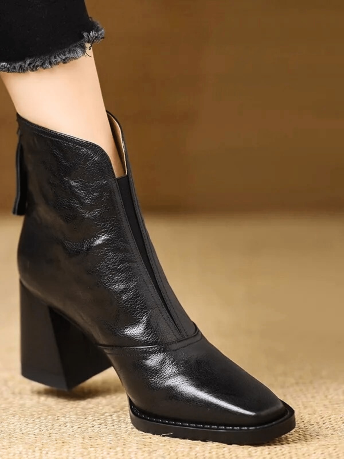Bottines en cuir pour femmes Ovelle – Talon bloc sculpté et fermeture éclair arrière