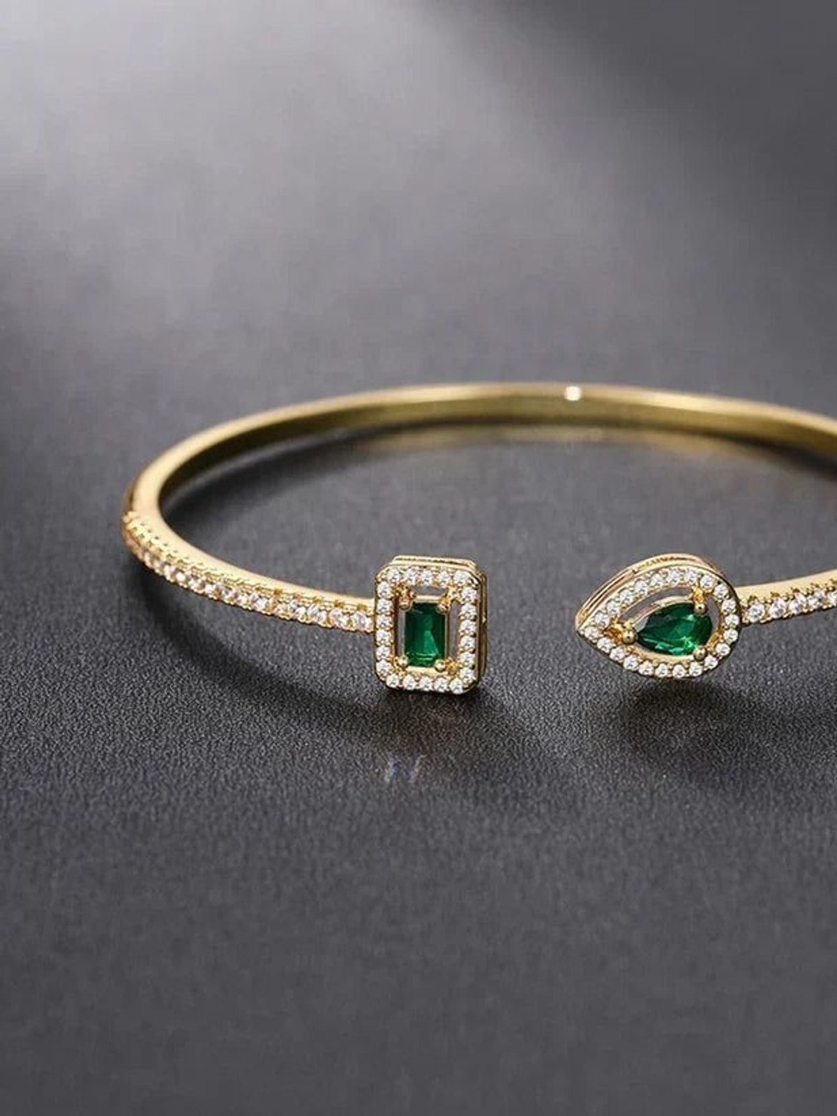 Bracelet Émeraude Brillante