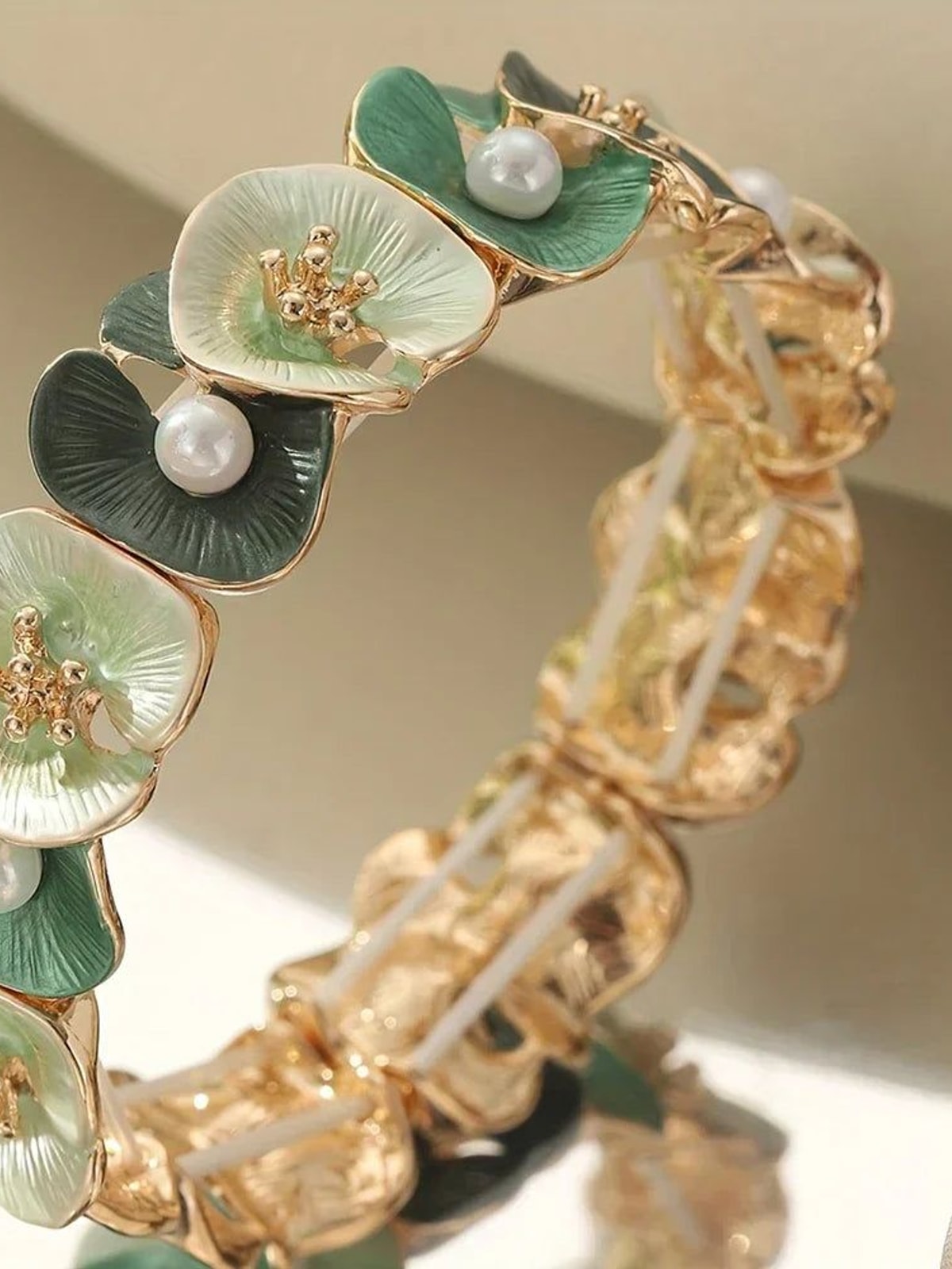 Bracelet vintage avec fleurs vertes et perles